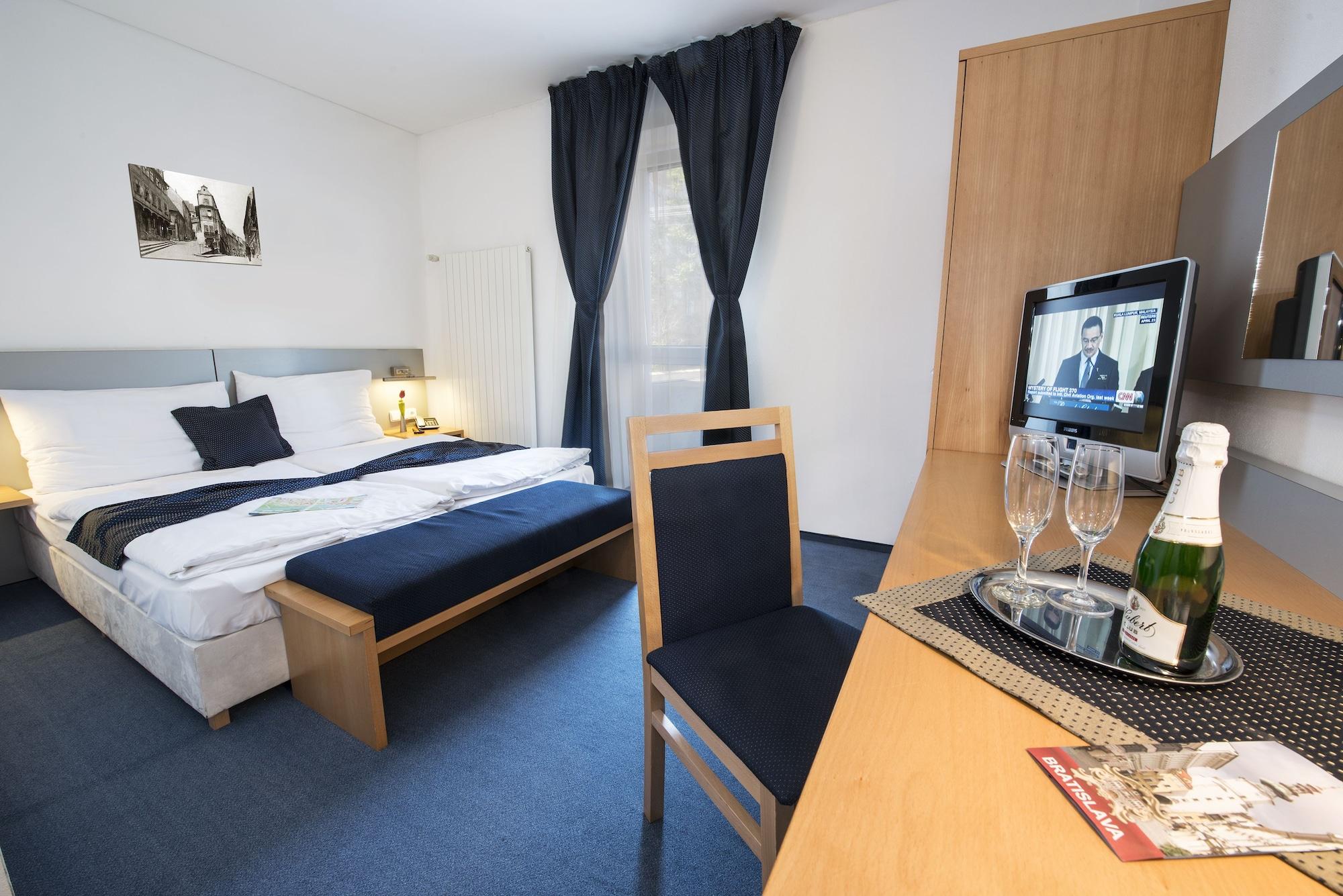 Felicity Garni Hotel Bratislava Eksteriør billede