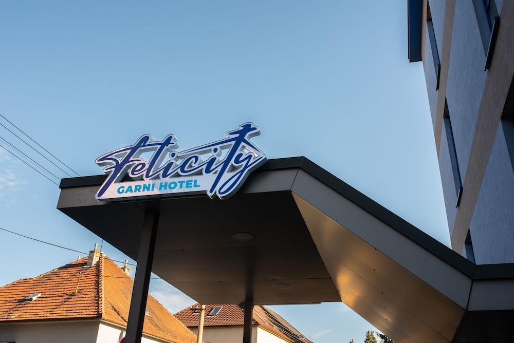 Felicity Garni Hotel Bratislava Eksteriør billede
